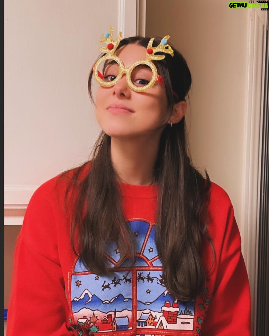 Kira Kosarin Instagram - happy chrimbo from me, the giant polar bear, airplane santa, banana, max, and ellie bellie