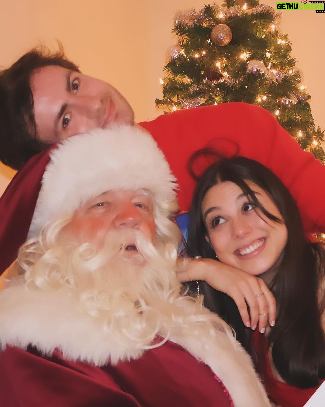 Kira Kosarin Instagram - happy chrimbo from me, the giant polar bear, airplane santa, banana, max, and ellie bellie