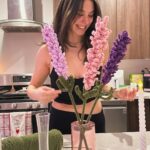 Kira Kosarin Instagram - neon workouts & making lavender bouquets for all my friends era 🌸🩰🦄🧚🏼‍♀️🪄