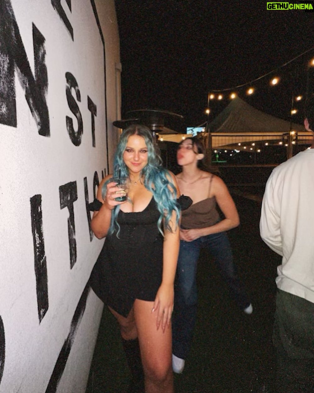 Kira Kosarin Instagram - celebrated our favorite “villain” on release night @emlynmusic (although idk, she’s still pretty cinnamon roll to me)🤷♀️💙