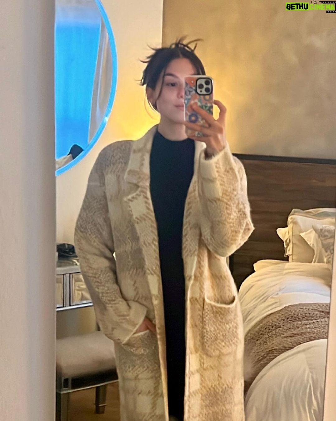 Kira Kosarin Instagram - cookbooks, good friends, golden hours, yarn ends, fresh face, jewelry plates, large fries, chocolate shake!
