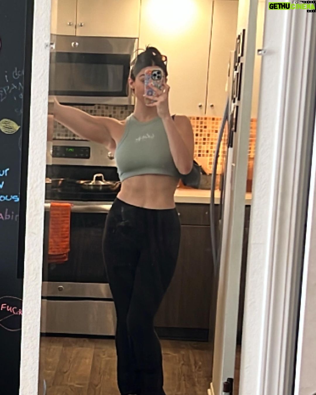 Kira Kosarin Instagram - bits n bobs n makin stuff