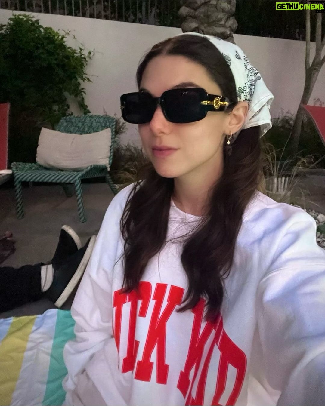 Kira Kosarin Instagram - august et al 🌱