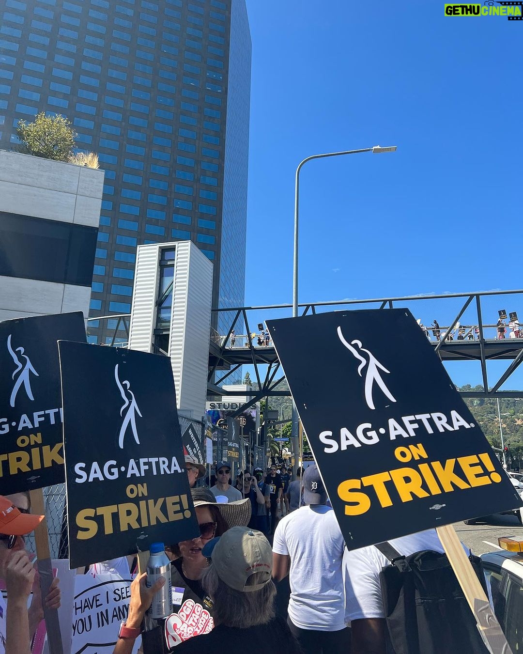 Kira Kosarin Instagram - look what happens when you piss off theater kids! #SAGAFTRAstrong #onstrike The Picket Line