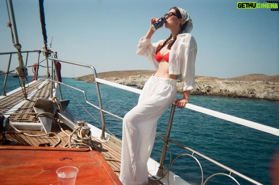 Kira Kosarin Instagram - got the film developed from our trip 💍 Greek islands