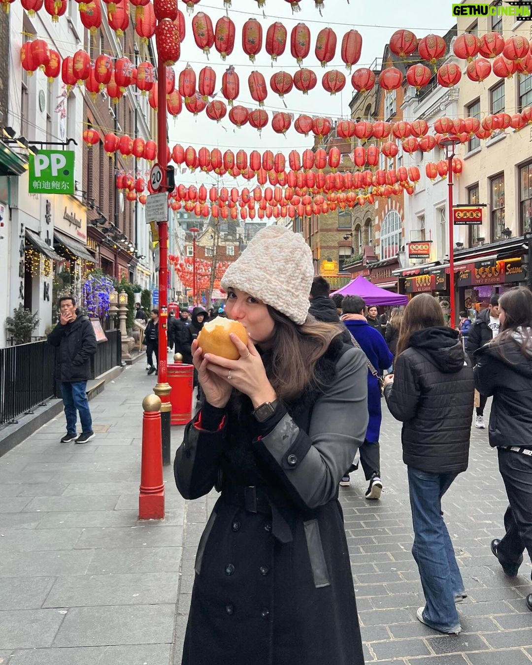 Kira Kosarin Instagram - mouse moments of a UK holiday 🇬🇧❤️ United Kingdom
