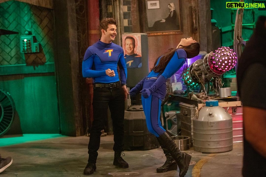 Kira Kosarin Instagram - Thundermans Return NOW STREAMING on @paramountplus. We hope you have as much fun watching as we did making it 💙⚡️ Streaming Now