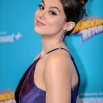 Kira Kosarin Instagram - a lil premiere to start the week 💙⚡️ TWO DAYS to Thundermans Return!