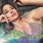 Kiran Rathod Instagram - Let us count the stars tonight. #beautiful #love #peace #happiness #calm#night#beauty #happy#kiran#kiranrathod #sareelove#fusiion#nightowl#blessed #lagjagale#loveoldsongs # Dream Land