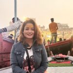 Kiran Rathod Instagram - Sending blessings to all my Instagram fam straight from kashi #harharmahadevॐ #banaras #varanasi #ganga #gangaaarti #harhrmahdev🕉 #kashi #kashivishwanath #happynewyear #happy2024 #blessed #loved #happy #happiness #manifestation#manifest#kiranrathod #kiranrathore Varanasi - Kashi - Banaras