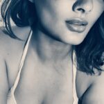 Kiran Rathod Instagram - 🥂🥂💋💋❤️❤️🌈🌈🦋🦋🦋🌸🌸👀👀 #instagood #instlike #instalife #instadaily #beauty #beautiful #me #kiranrathod #kiranrathore #beach #sun #sand #bikini #bikinigirl #love #peace #happiness #manifestation #manifest #kiran #lovemyself #lovemylife #enjoy Goa