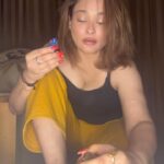 Kiran Rathod Instagram - 🌺🌸🌹🌷💐 #trending #reelsvideo #reelsinstagram #inatagram #instagood #instamood #instadaily #instareels #beauty #beautiful #me #kiranrathod #kiranrathore #saturday #night #grwm #manifestation #love #peace #happy #happiness #loveypurself #loveall #divine #soul