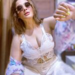 Kiran Rathod Instagram - Sunshine state of mind #lookoftheday #ootd #photooftheday #manifest #manifestation #bikini #beautifulroom #love #instagood #instagram #followforfollowback #followme #photooftheday #photography #bhfyp #instalike #l #instadaily #likeforfollow #picoftheday #fashion #beautiful #me #smile #beauty #myself #happy #kiranrathore #kiranrathod #art
