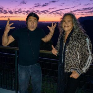 Kirk Hammett Instagram - Happy Bday Mi Hermano and fellow musical collaborator !!!
Hope you have a tremendous day and surf !!! 🏄‍♂️ 🫵🙌🤙 @robtrujillo ✨