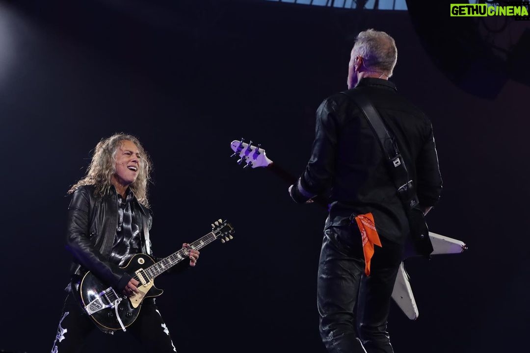 Kirk Hammett Instagram - 🤟Amsterdam 🔥 night one ⚡️⚡️⚡️photo📸by @photosbyjeffyeager #metinamsterdam @metallica