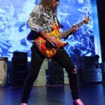 Kirk Hammett Instagram – Catching that chord … photo📸by @photosbyjeffyeager
