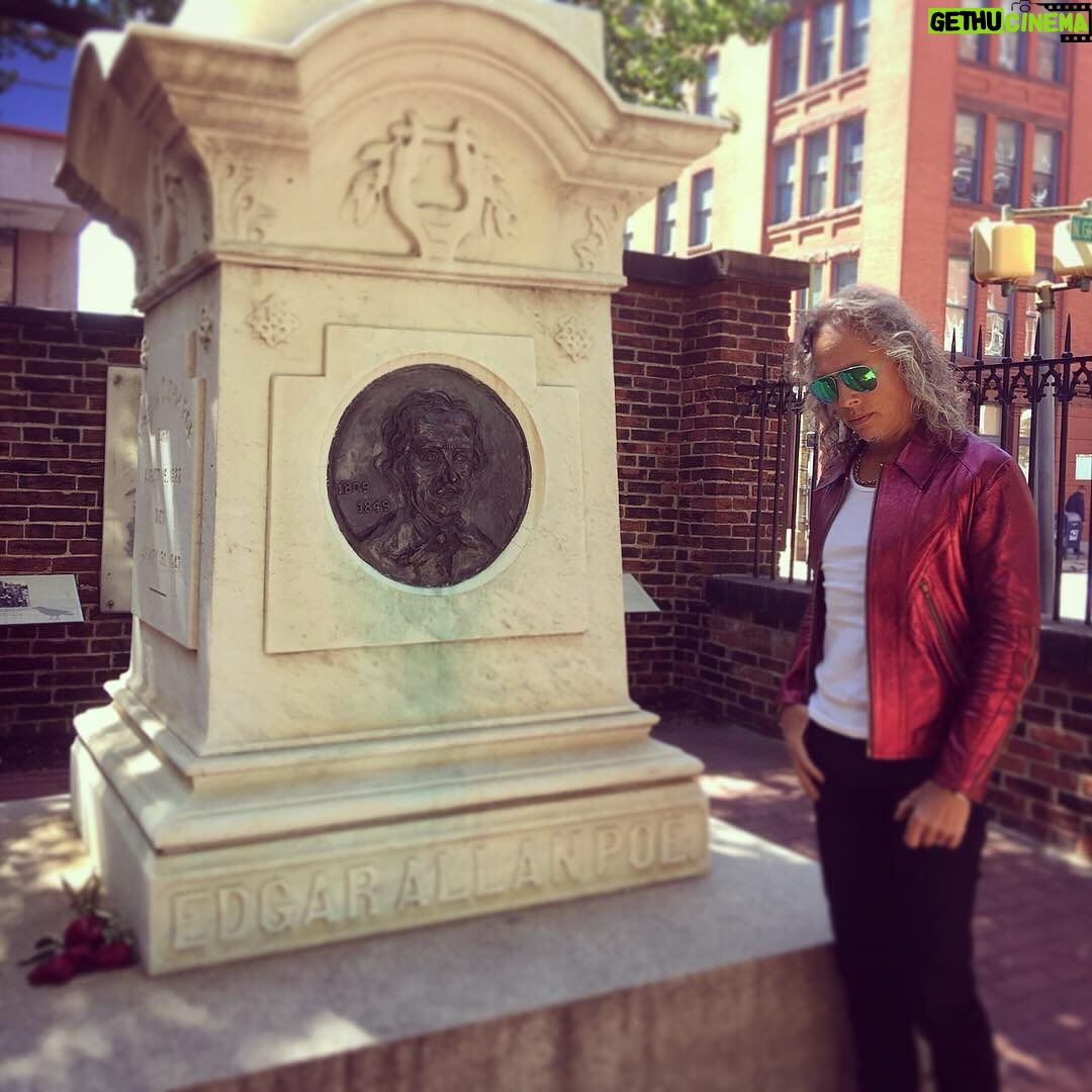 Kirk Hammett Instagram - #fbf 🦇 #edgarallanpoe