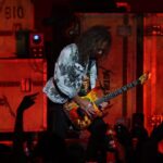 Kirk Hammett Instagram - Hard Rockin’ ⚡️🎸⚡️ photo📸by @photosbyjeffyeager @metallica #metontour