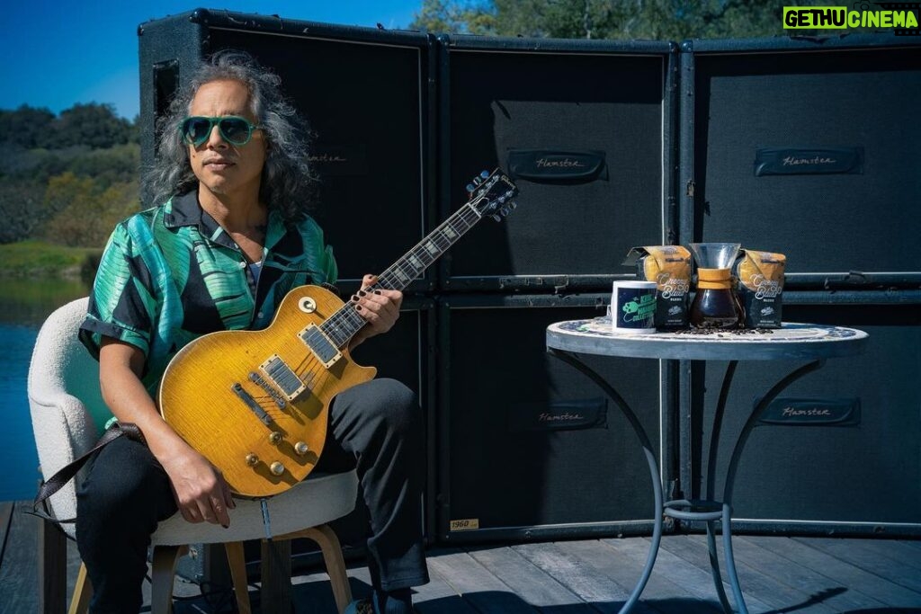 Kirk Hammett Instagram - #tbt coffee and guitars !! ☕️ 🎸 🤙 #coffee by @muddywaterscoffeecompany photo📸by @brettmurrayphotography #greeny 🎸by @gibsonguitar