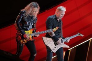 Kirk Hammett Instagram - Global citizens … with guitars. ⚡️🎸⚡️ @metallica @glblctzn #metontour photo📸by @photosbyjeffyeager