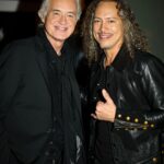 Kirk Hammett Instagram – ⚡️⚡️⚡️
Happy Birthday Jimmy –
Hope you have a wonderful day !!!
Do what thou wilt … !!!

Photo📸by @rosshalfin ⚡️⚡️⚡️