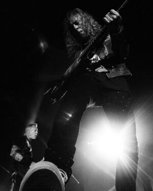 Kirk Hammett Instagram - Sasquatch strikes ! Photo📸by @steffyspurs