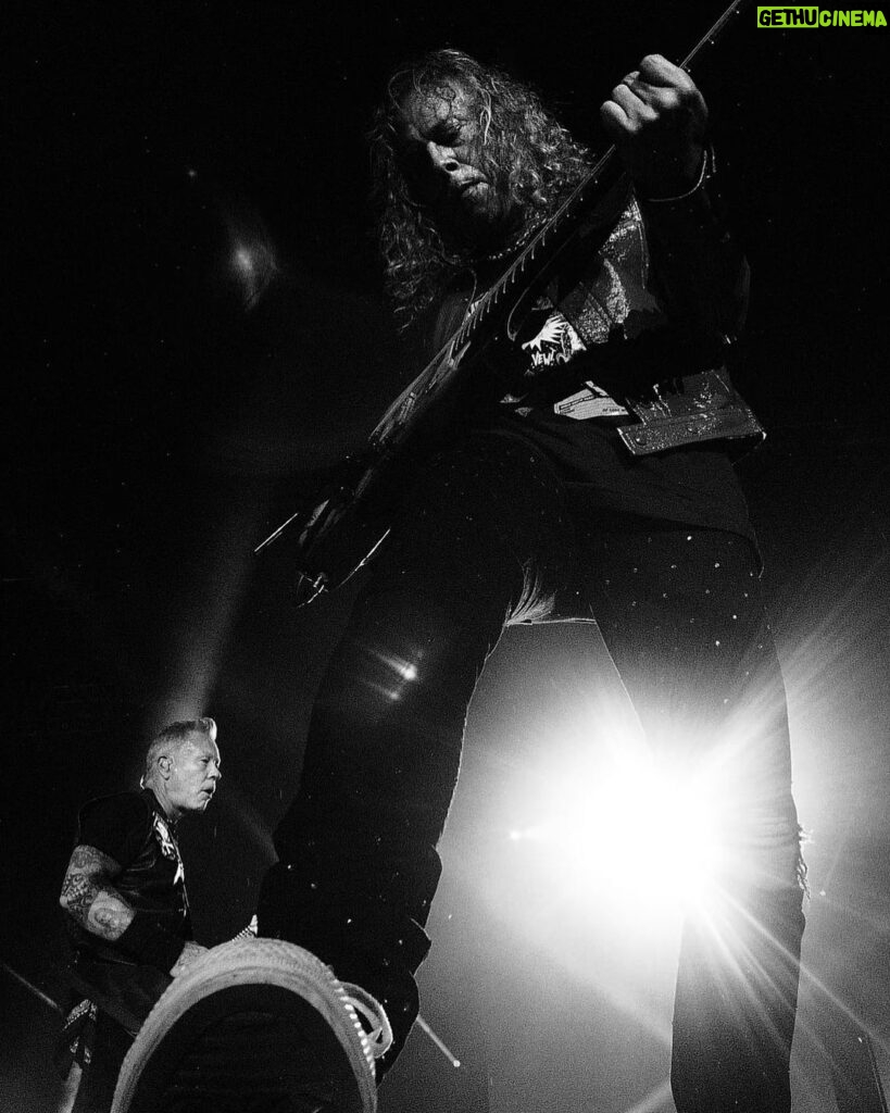Kirk Hammett Instagram - Sasquatch strikes ! Photo📸by @steffyspurs