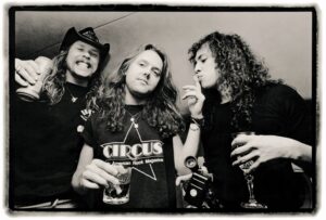 Kirk Hammett Instagram - Happy Birthday Lars !!
Love you bro, here’s to so many more ! 
Looking forward to making a lotta noise in the New Year !!!
Xoxox

( b&w photo📸by @rosshalfin color photo📸by @photosbyjeffyeager ) ⚡️🤟⚡️