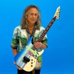 Kirk Hammett Instagram – Joking around … 🤡 🎸 … Photo📸by @rosshalfin 📸 #surfingjoker @espguitars