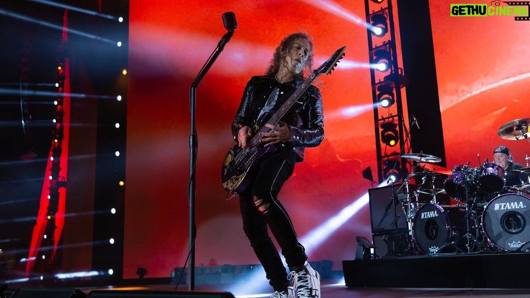 Kirk Hammett Instagram - Belo Horizonte , you were GREAT !! #metinbelohorizonte photo📸by @brettmurrayphotography