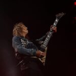 Kirk Hammett Instagram – Into the skies … 🎶 💀 photo📸by @photosbyjeffyeager #metinportoalegre #metallicafamily @metallica