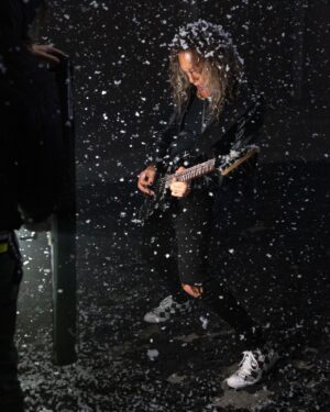 Kirk Hammett Instagram - 🌟 Happy Holidays🤟 ❄️ photo📸by @brettmurrayphotography