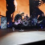 Kirk Hammett Instagram – Thank you Santiago !! #metinsantiago @metallica photo📸by @photosbyjeffyeager and my dance partner, @robtrujillo ⚡️🙌⚡️