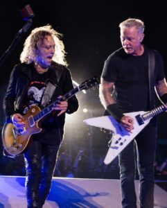 Kirk Hammett Instagram - ⚡️🎸⚡️ Happy Bday to my bro and fellow guitarslinger , love you so much and looking forward to waging more riffs onto the world with you , the one and only RIFF LORD !!!! Cheers and much love and aloha !!! ⚡️🤘🖤🤘⚡️ @metallica #jameshetfield #metallicafamily 💀🎂💀 “now” photo📸by @brettmurrayphotography