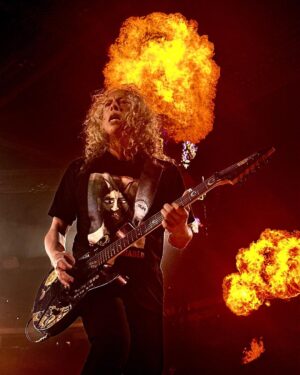 Kirk Hammett Instagram - St. Louis was on 🔥fire🔥  #m72stl photo📸by @steffyspurs ⚡️ @metallica