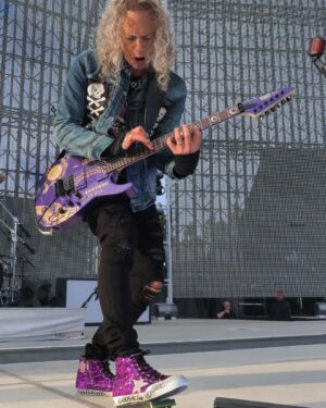 Kirk Hammett Instagram - #fbf photo📸by @photosbyjeffyeager ✨  these shoes were made for rockin’