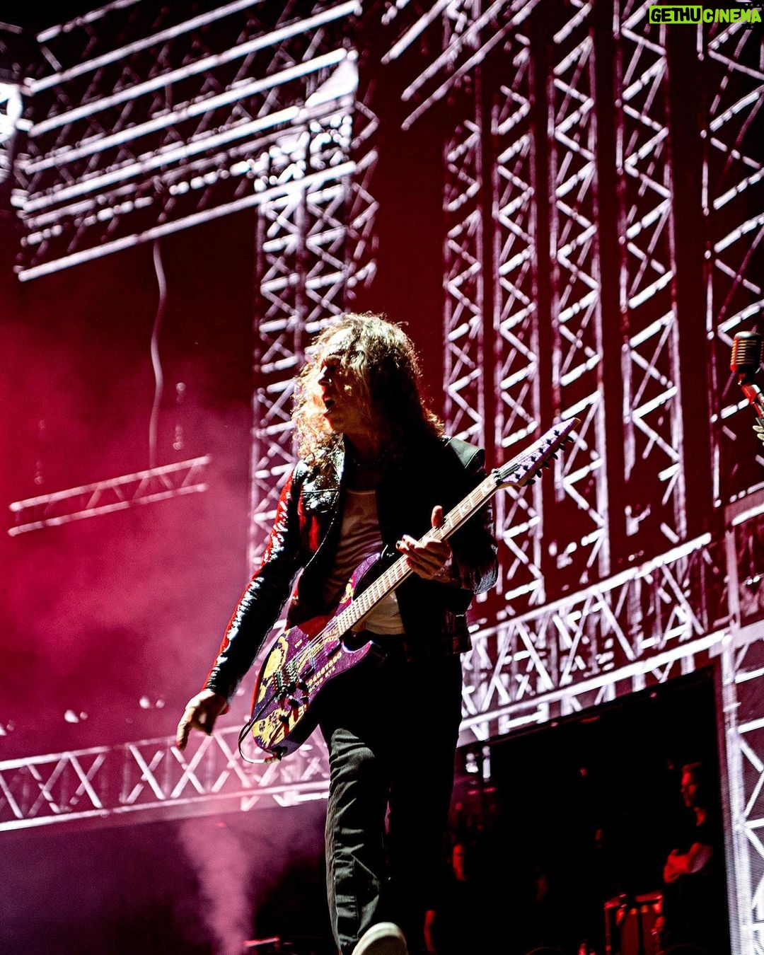 Kirk Hammett Instagram - ⚡️Power Trippin’⚡️ photo📸by @rosshalfin 🤘
