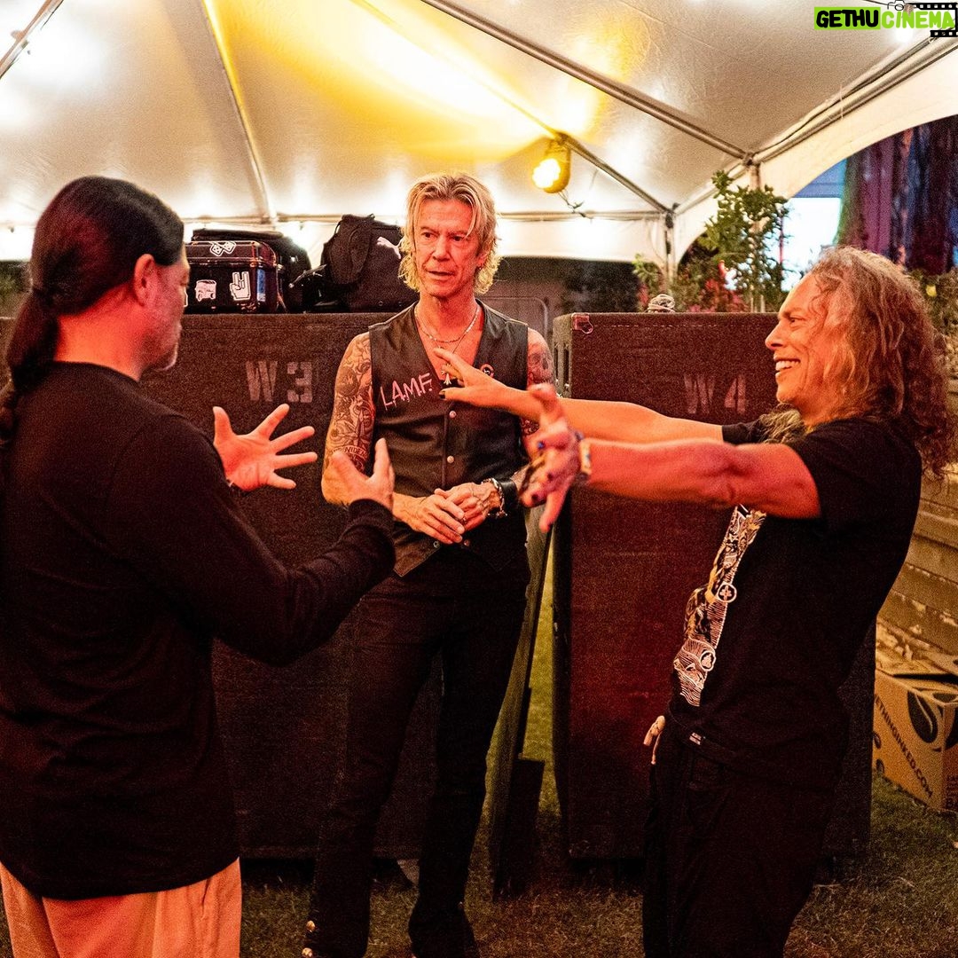 Kirk Hammett Instagram - ⚡️⚡️⚡️ Power Tripping ⚡️⚡️⚡️ photo📸by @rosshalfin 🤘 @robtrujillo @duffmckagan @powertrip_live 🔥