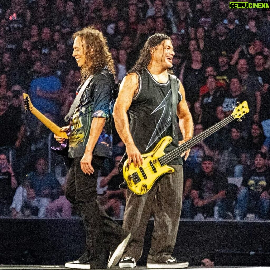 Kirk Hammett Instagram - Brothers in 🎸 arms ⚡️⚡️⚡️ photo📸by @rosshalfin 🤟 @metallica