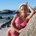 Klavdiya Vysokova Instagram - Плескаюсь 💦 Выбираем самую топ фотку) 👇🏼 Clifton, Cape Town