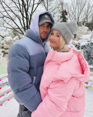 Klavdiya Vysokova Instagram - Сбежали из пинтерест, надев свои лучшие луки ❤️ Какой из наших парных образов нравится больше?))

P.S. у ребят на аккаунте сейчас проходит poзыгpыш, переходи @feelz.ru и выигрывай образы как у нас 😉

Рекламодатель: ООО ФИЛЗ, erid: 2SDnjdfcLXr

ИНН 5902063061
ОГРН 1225900008333