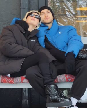 Klavdiya Vysokova Instagram - Сбежали из пинтерест, надев свои лучшие луки ❤️ Какой из наших парных образов нравится больше?))

P.S. у ребят на аккаунте сейчас проходит poзыгpыш, переходи @feelz.ru и выигрывай образы как у нас 😉

Рекламодатель: ООО ФИЛЗ, erid: 2SDnjdfcLXr

ИНН 5902063061
ОГРН 1225900008333