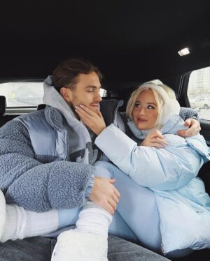 Klavdiya Vysokova Instagram - Сбежали из пинтерест, надев свои лучшие луки ❤️ Какой из наших парных образов нравится больше?))

P.S. у ребят на аккаунте сейчас проходит poзыгpыш, переходи @feelz.ru и выигрывай образы как у нас 😉

Рекламодатель: ООО ФИЛЗ, erid: 2SDnjdfcLXr

ИНН 5902063061
ОГРН 1225900008333
