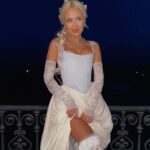 Klavdiya Vysokova Instagram - Финал сказочки через 3 дня! 👸🏼🥀 Эту главу своей жизни я бережно буду хранить в своей памяти всегда! Чего стоили одни образы… 🏰#СердцеКлавы