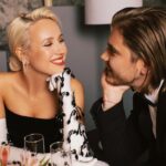 Klavdiya Vysokova Instagram - С кем из парней «Сердце Клавы» шипперите??)) 👇🏼 Смотрим 5-ю серию и обсуждаем в комментах!! Ведь кроме фотосессии, там много что обсудить 💔 Финал уже через неделю!