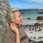 Klavdiya Vysokova Instagram – Прилететь на край света, чтобы увидеть колонию пингвинов в дикой природе 🐧 Первое желание 2024 исполнено! ✅ Боже, как я счастлива 😍 Желаю всем вам реализовать задуманное, делитесь в комментариях своими планами ❤️ Boulders Bay Penguin Colony