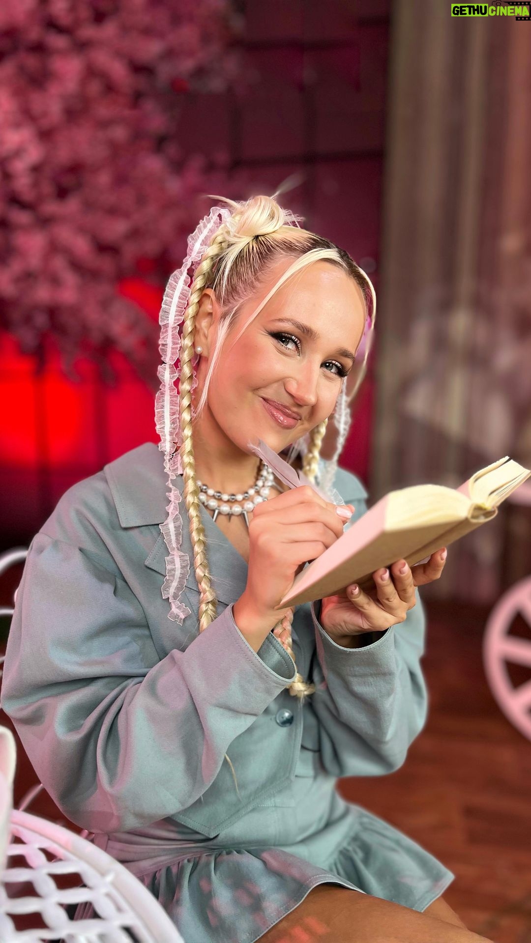 Klavdiya Vysokova Instagram - Я поверила в сказку и она стала реальностью! 👸🏼 Поверь и ты… 29 августа в 19:00 на Пятнице 📺