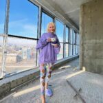 Klavdiya Vysokova Instagram - Первые фотки дома 🔑🏡 🥹🩵 Всё не было повода вам рассказать… А ведь уже как полгода мы в ремонте))) И скоро я буду жить в квартире мечты! С огромной гардеробной, лоджиями, розовой ванной и даже с детской 🤭 Раньше я видела это только в своих мечтах, а сейчас это перед моими глазами!!! Вот так, простая девчонка из ЕКБ! Сначала родным, а теперь и себе 👨‍👩‍👧‍👧 В сторис сегодня покажу вам визуализацию и буду держать вас в курсе 💋 Принимаю поздравления!!! Ура! 🎉 Moscow, Russia