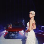 Klavdiya Vysokova Instagram - Принимаю поздравления 😍😍 Эта красотка теперь МОЯ!! 🚗❤️ Одной блондинкой за рулём стало больше 😉 Я, как амбассадор, стала первой в России обладательницей OMODA S5GT и теперь хочу порадовать кого-нибудь из вас и приглашаю прокатиться со мной (это не шутка!!!) 🥰 Подробности ищи тут @omoda.russia ❤️‍🔥