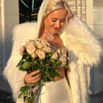 Klavdiya Vysokova Instagram - С праздником, мои сильные и независимые! 🤍 Давайте поздравлять друг друга и писать приятные слова 👇🏼 (мужчины, ваши тоже очень ждём) 💋 Moscow, Russia